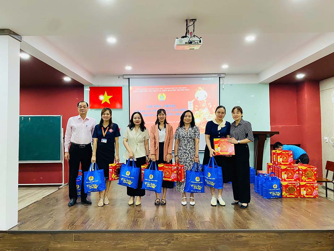 cong doan cham lo tet 2025 1