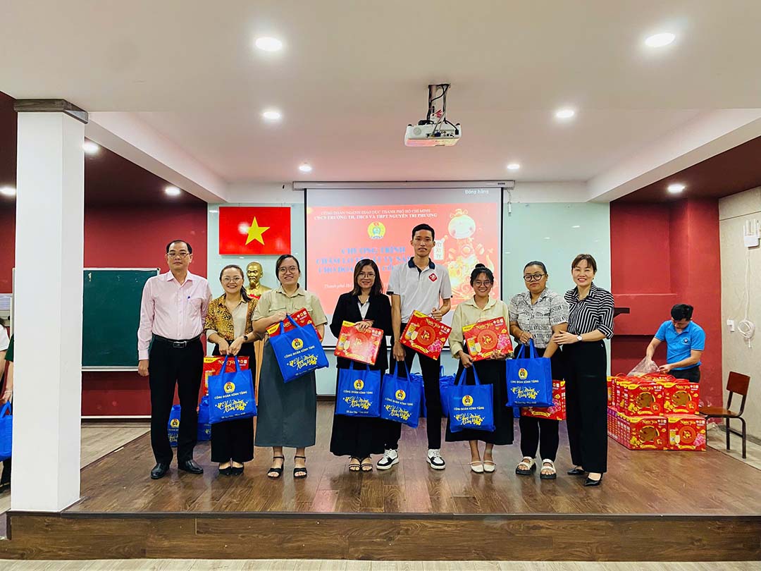 cong doan cham lo tet 2025 3