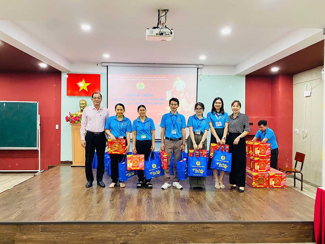 cong doan cham lo tet 2025 4