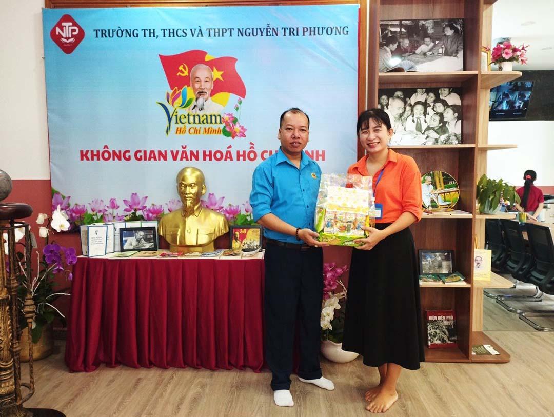 cong doan trao qua tet trung thu 3