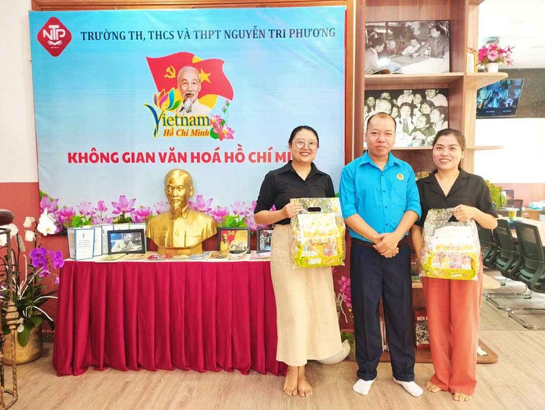 cong doan trao qua tet trung thu 6