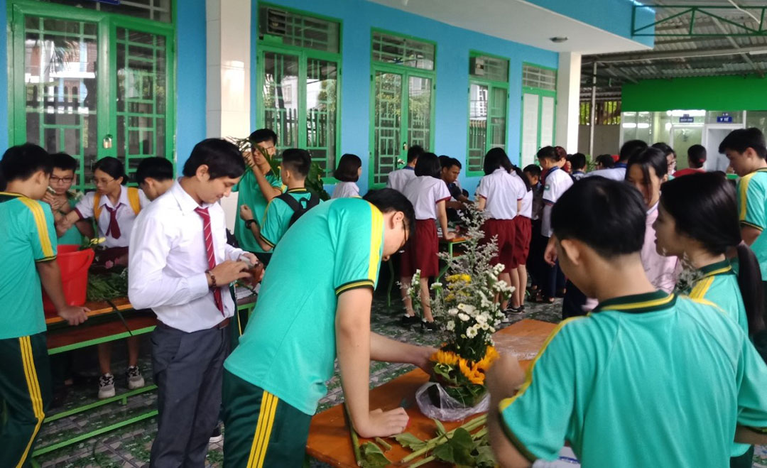 hoat dong chao mung ngay 20 10 2