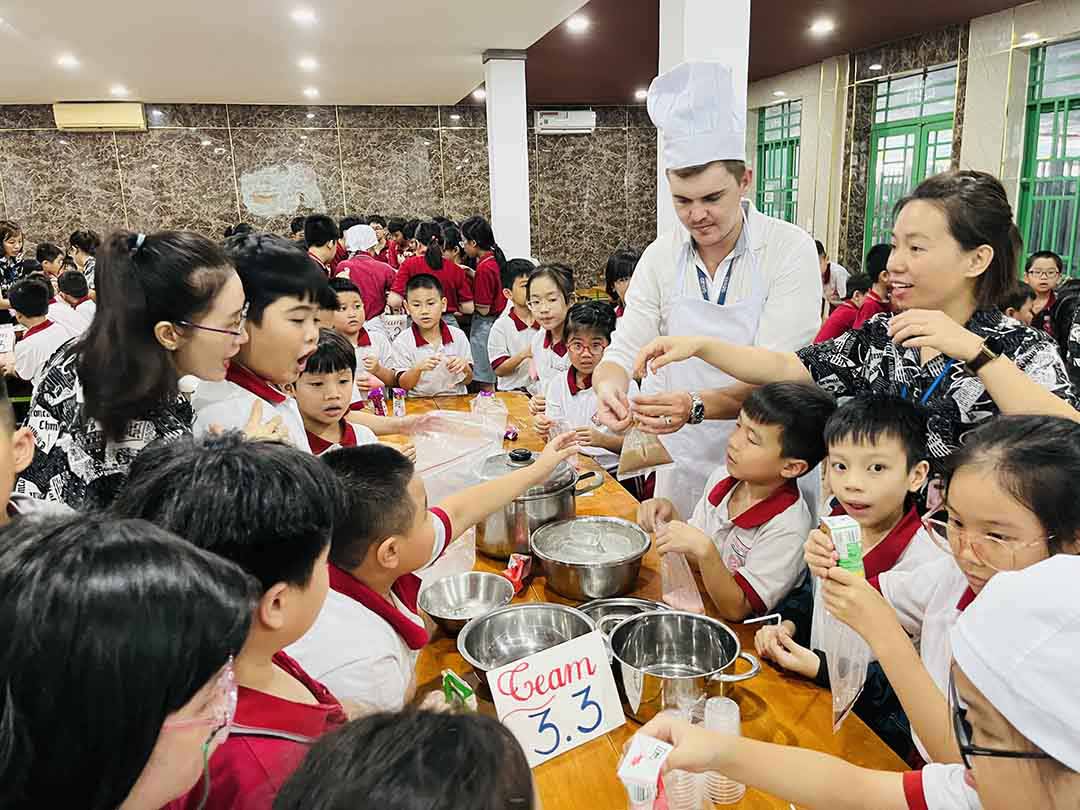 hoat dong lam kem he 2023 3