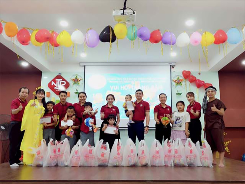 Công đoàn tổ chức đón Tết Trung thu năm 2020