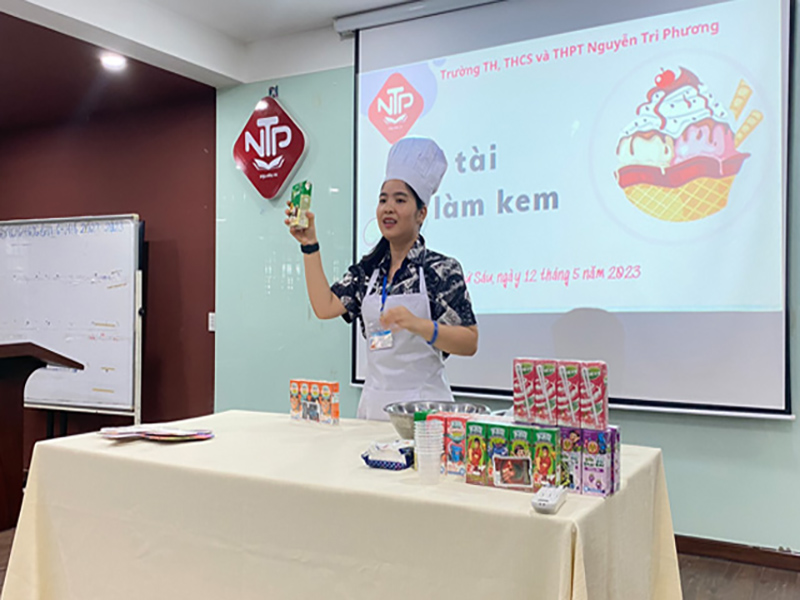 Trổ tài làm kem cho mùa hè nắng nóng