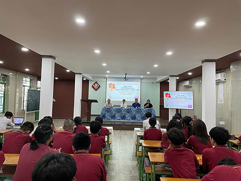 Hội nghị đối thoại giữa nhà trường và học sinh năm học 2022-2023