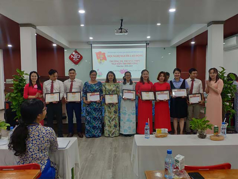 Hội nghị Người lao động năm học 2020–2021