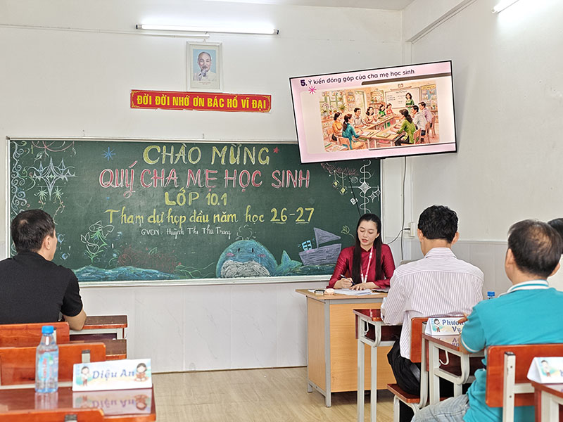 Họp cha mẹ học sinh đầu năm học 2026 - 2027