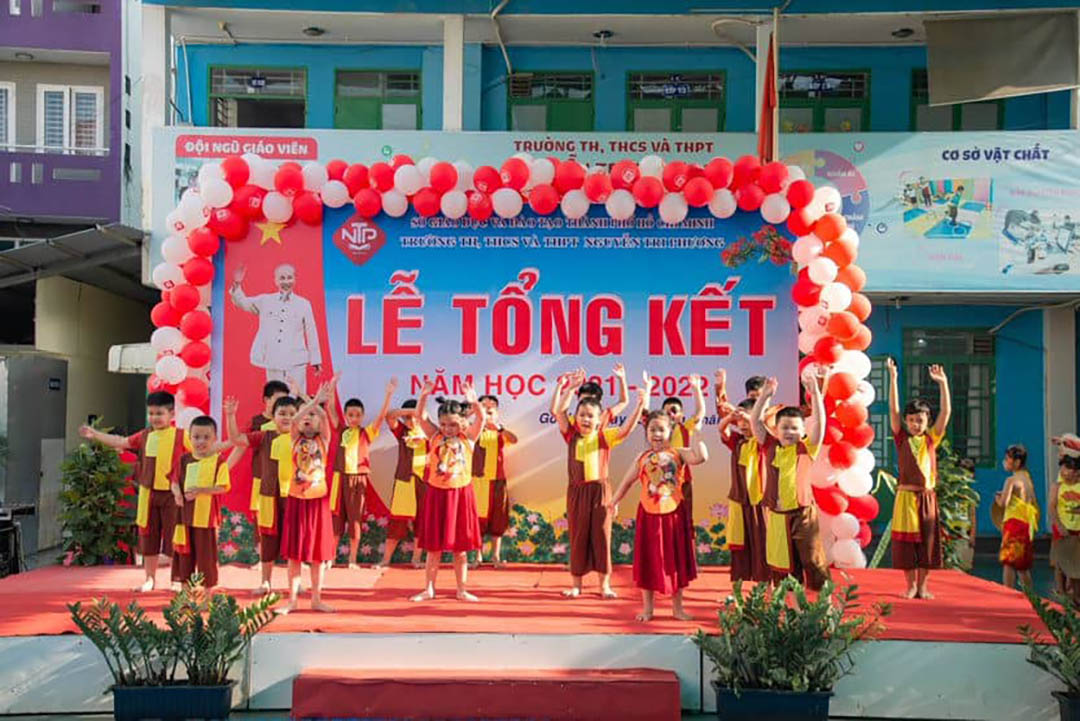 le tong ket nam hoc 2021 2022 8