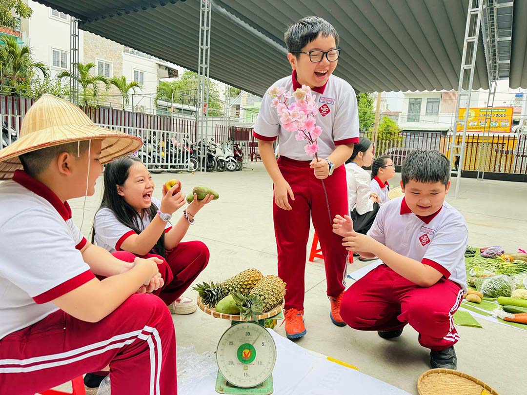 cho xuan trong gio hoc tieng anh 4